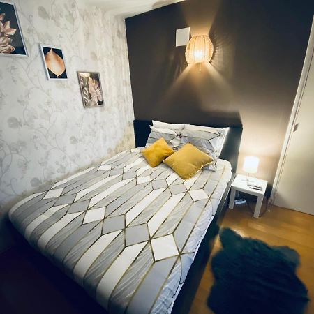 Parking & 100M2 En Plein Centre Ville Apartment แร็งส์ ภายนอก รูปภาพ