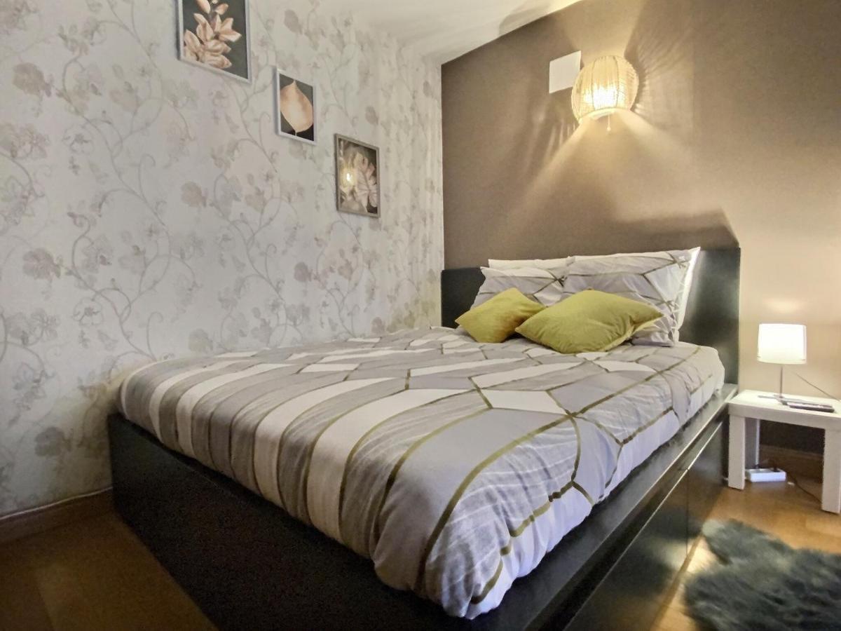 Parking & 100M2 En Plein Centre Ville Apartment แร็งส์ ภายนอก รูปภาพ